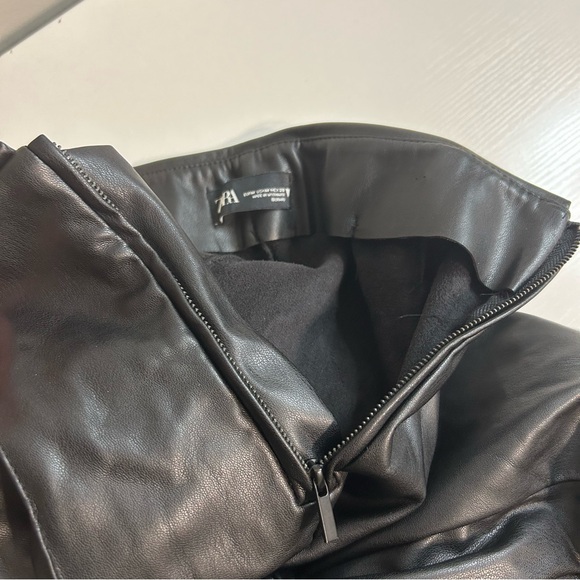 Zara Faux Leather Cigarette Leggings, M‎ - Picture 7 of 13